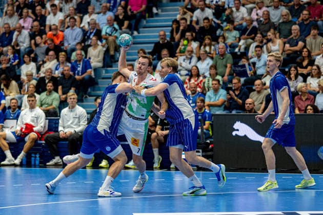 Opel Handball Bundesliga, VfL Gummersbach - SC Magdeburg, 30.08.2026 Felix Claar (SC Magdeburg 7), Ellidi Vidarsson (VfL Gummersbach 4), ; Opel Handball Bundesliga, VfL Gummersbach - SC Magdeburg, 30.08.2026 Copyright: xBEAUTIFULxSPORTS Erlhofx