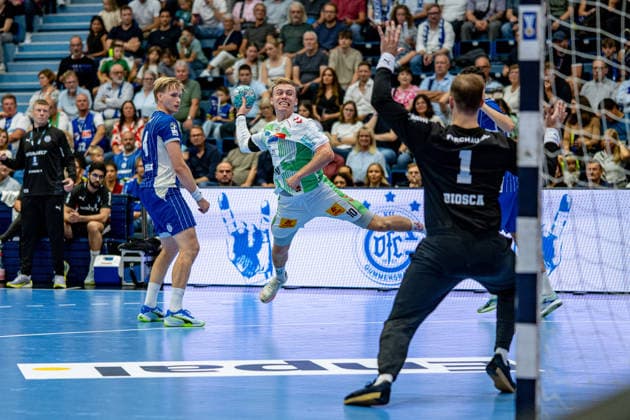 Opel Handball Bundesliga, VfL Gummersbach - SC Magdeburg, 30.08.2026 Ellidi Vidarsson (VfL Gummersbach 4), Gisli Thorgeir Kristjansson (SC Magdeburg 10), Ignacio Biosca (VfL Gummersbach 1), ; Opel Handball Bundesliga, VfL Gummersbach - SC Magdeburg, 30.08.2026 Copyright: xBEAUTIFULxSPORTS Erlhofx