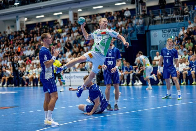 Opel Handball Bundesliga, VfL Gummersbach - SC Magdeburg, 30.08.2026 Tilen Kodrin (VfL Gummersbach 5), Magnus Saugstrup (SC Magdeburg 23), Tom Kiesler (VfL Gummersbach 30), Ellidi Vidarsson (VfL Gummersbach 4), ; Opel Handball Bundesliga, VfL Gummersbach - SC Magdeburg, 30.08.2026 Copyright: xBEAUTIFULxSPORTS Erlhofx