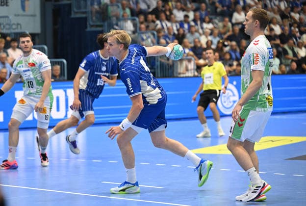 Ellidi Vidarsson (VfL Gummersbach, 4) gegen Omar Ingi Magnusson (SC Magdeburg, 14) GER, VfL Gummersbach vs. SC Magdeburg, 1. Handball, Opel Bundesliga, VfL Gummersbach, 1. Liga, Spielzeit 2026 2027, 1. Spieltag, Schwalbe Arena, Gummersbach, 30.08.2026 GER, VfL Gummersbach vs. SC Magdeburg, 1. Handball, Opel Bundesliga, VfL Gummersbach, 1. Liga, Spielzeit 2026 2027, 1. Spieltag, Schwalbe Arena, Gummersbach, 30.08.2026 Gummersbach Copyright: xEibner-Pressefoto JuergenxAugstx EP_JAT