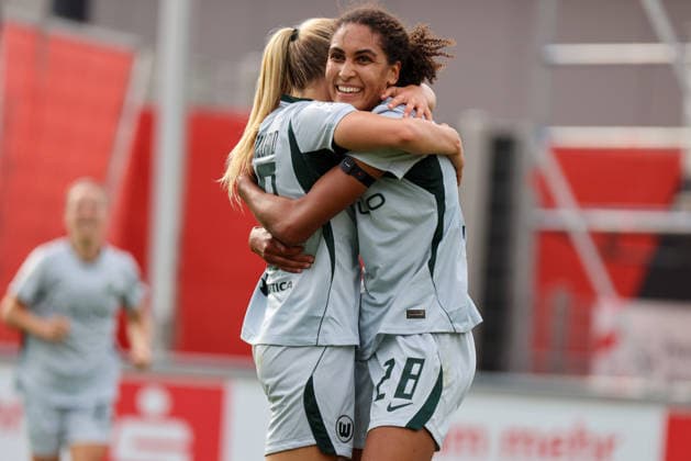 Leverkusen, Deutschland: 30.08.2026 - 1. Frauenbundesliga 2026 2027 - Bayer Leverkusen Frauen vs. VfL Wolfsburg Frauen Im Bild: Torschützin Cora Zicai (Wolfsburg) macht das Tor zum 2:1 für Wolfsburg und jubelt *** Leverkusen, Germany, August 30, 2026, Women s Bundesliga 2026–2027, Bayer Leverkusen Women vs. VfL Wolfsburg Women. Pictured: Goal scorer Cora Zicai of Wolfsburg scores the goal to make it 2–1 for Wolfsburg and celebrates. Copyright: HMBxMedia MadeleinexFantini