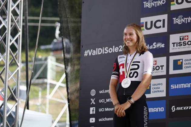 30.08.2026, Daolasa di Commezzadura, Val di Sole Bikeland, 2026 UCI MTB World Championship, WM, Weltmeisterschaft Men U23 s XCO (cross country olympic) Anina Hutter from Switzerland, 2nd place and silver medal of the Women U23 s Cross Country Olympic World Championships 2026 Daolasa di Commezzadura Val di Sole Bikeland Trento Italy Copyright: xJustPictures.ch FrancescoxMinghettix jp-en-FrMi-_NG_2411