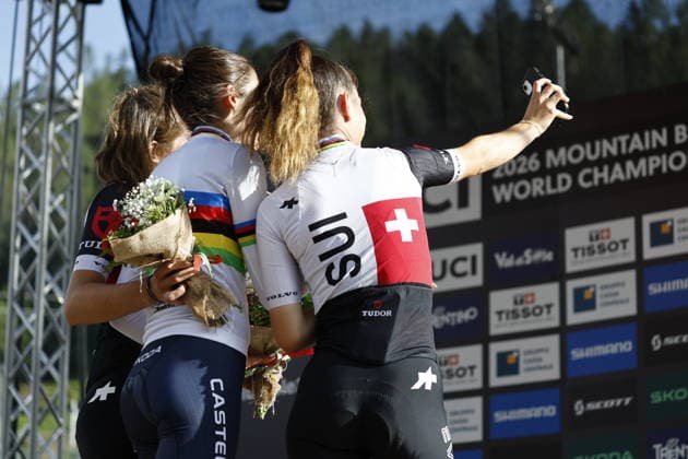 30.08.2026, Daolasa di Commezzadura, Val di Sole Bikeland, 2026 UCI MTB World Championship, WM, Weltmeisterschaft Men U23 s XCO (cross country olympic) Anina Hutter from Switzerland, 2nd place and silver medal, Valentina Corvi from Italy, 1st place, World Champion and gold medal and Monique Halter, 3rd place and bronze medal of the Women U23 s Cross Country Olympic World Championships 2026 Daolasa di Commezzadura Val di Sole Bikeland Trento Italy Copyright: xJustPictures.ch FrancescoxMinghettix jp-en-FrMi-_NG_2528