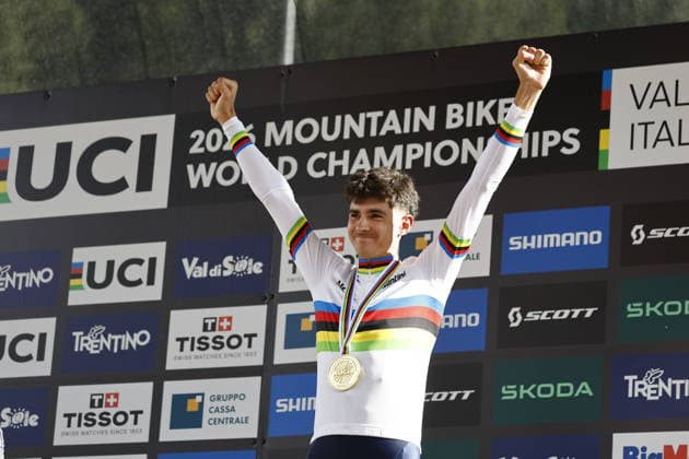 30.08.2026, Daolasa di Commezzadura, Val di Sole Bikeland, 2026 UCI MTB World Championship, WM, Weltmeisterschaft Men U23 s XCO (cross country olympic) Nael Rouffiac from France, 1st place, World Champion and gold medal of the Men U23 s Cross Country Olympic World Championships 2026 Daolasa di Commezzadura Val di Sole Bikeland Trento Italy Copyright: xJustPictures.ch FrancescoxMinghettix jp-en-FrMi-_NG_2631
