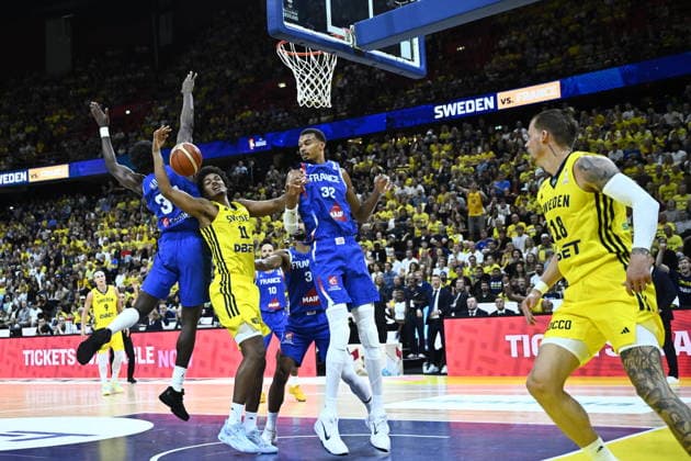 Sweden™s Kenny Pohto battling France™s Jaylen Hoard and Victor Wembanyama during the Fiba World Cup Qualifier, second round group L, basket ball match between Sweden and France at Avicii Arena in Stockholm, Sweden August 30, 2026. STOCKHOLM SWEDEN x10080x