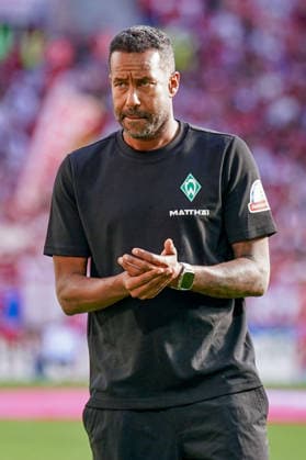 Deutschland: Fussball Bundesliga Saison 2026 - 2027, 1. Spieltag - SC Freiburg vs Werder Bremen - Europa Park Stadion (Freiburg): Daniel Thioune (Trainer, Werder Bremen) Mimik, Gesichtsausdruck, Emotion, Freisteller *** Germany Soccer Bundesliga 2026–2027 Season, Matchday 1: SC Freiburg vs. Werder Bremen at Europa-Park Stadium in Freiburg; Daniel Thioune, Coach; Werder Bremen: facial expressions, emotions, cutout Copyright: xJOERANxSTEINSIEKx