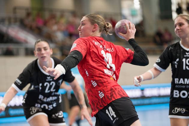 Gabriela Bitolo (Tussies, 22), Tina Wagenlader (Halle, 14), Johanna Farkas (Tussies, 19), SV Union Halle-Neustadt vs. TuS Metzingen, 1. Handball Bundesliga Frauen, Saison 2026 27, 30.08.2026 Halle SWH Arena Sachsen-Anhalt Deutschland