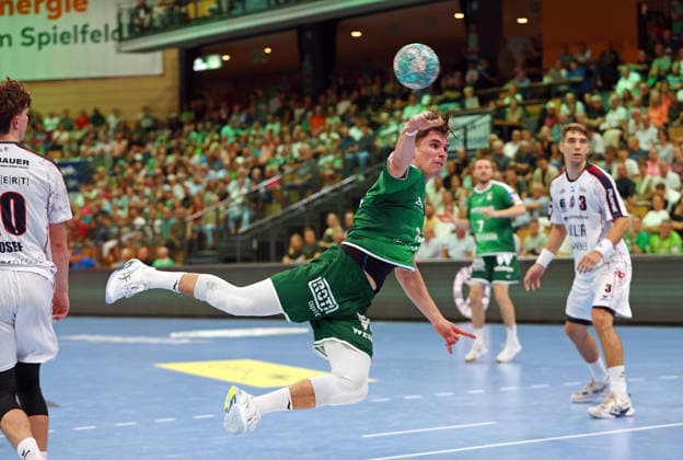 30.08.2026, xovx, Handball Opel Handball-Bundesliga, HSG Wetzlar - SG BBM Bietigheim v.l. Jonas Josef (SG BBM Bietigheim), Paul Kompenhans (HSG Wetzlar), Nikola Vlahovic (SG BBM Bietigheim) Wetzlar Buderus Arena Hessen Deutschland (DE)