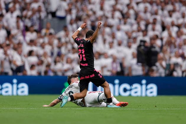 RECORD DATE NOT STATED Federico Valverde (Real Madrid CF) and Rafita Garrido (Malaga CF) battle for the ball during the LaLiga EA Sports match between Real Madrid CF and Malaga CF at Estadio Santiago BernabÃ u on August 30, 2026 in Madrid, Spain. (Photo by Manu Reino DeFodi Images) -