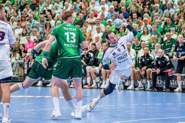 OPEL Handball Bundesliga; HSG Wetzlar - SG BBM Bietigheim, 30.08.26 Dominik Claus (SG BBM Bietigheim, 7), Tomas Piroch (HSG Wetzlar, 13), . OPEL Handball Bundesliga; HSG Wetzlar - SG BBM Bietigheim: Wetzlar, 30.08.26 Copyright: xBEAUTIFULxSPORTS Roeczeyx