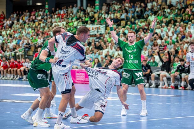 OPEL Handball Bundesliga; HSG Wetzlar - SG BBM Bietigheim, 30.08.26 Mathias Larson (SG BBM Bietigheim, 44), Jonathan Fischer (SG BBM Bietigheim, 36)., Tomas Piroch (HSG Wetzlar, 13), Petter Oeverby (HSG Wetzlar, 11) OPEL Handball Bundesliga; HSG Wetzlar - SG BBM Bietigheim: Wetzlar, 30.08.26 Copyright: xBEAUTIFULxSPORTS Roeczeyx