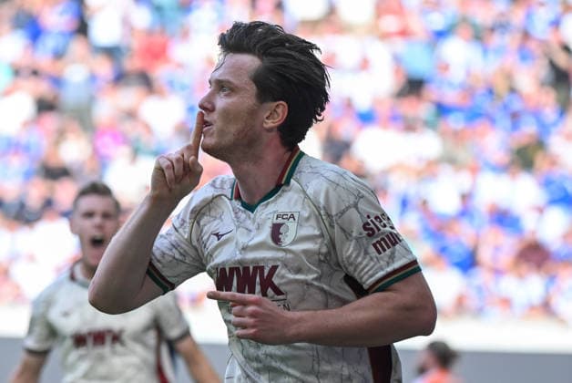 30.08.2026, xemx, Fussball 1.Bundesliga, FC Augsburg - FC Schalke 04 v.l. Michael Gregoritsch (FC Augsburg) Jubel, Torjubel, celebrate the goal, jubelt ueber das Tor zum 1:0 (DFL DFB REGULATIONS PROHIBIT ANY USE OF PHOTOGRAPHS as IMAGE SEQUENCES and or QUASI-VIDEO) Augsburg *** August 30, 2026, xemx, Soccer, Bundesliga 1, FC Augsburg vs. FC Schalke 04 – Michael Gregoritsch of FC Augsburg celebrates, Goal celebration, celebrating the goal, cheering over the goal that made it 1–0 DFL DFB REGULATIONS PROHIBIT ANY USE OF PHOTOGRAPHS AS IMAGE SEQUENCES AND OR QUASI-VIDEO Augsburg