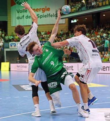 30.08.2026, xovx, Handball Opel Handball-Bundesliga, HSG Wetzlar - SG BBM Bietigheim v.l. Jonas Josef (SG BBM Bietigheim), Niklas Theiß (HSG Wetzlar), Fynn-Luca Nicolaus (SG BBM Bietigheim) Wetzlar Buderus Arena Hessen Deutschland (DE)