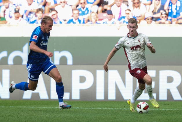 Anton Kade (FC Augsburg, 30) mit Ball, mit schalke05, GER, FC Augsburg vs. FC Schalke 04, Fussball, Bundesliga, 1. Spieltag, Saison 2026 2027, 30.08.2026, DFL DFB REGULATIONS PROHIBIT ANY USE OF PHOTOGRAPHS as IMAGE SEQUENCES and or QUASI-VIDEO, GER, FC Augsburg vs. FC Schalke 04, Fussball, Bundesliga, 1. Spieltag, Saison 2026 2027, 30.08.2026 Augsburg *** Anton Kade, FC Augsburg, No. 30 with the ball, with Schalke 05, GER, FC Augsburg vs. FC Schalke 04, Soccer, Bundesliga, Matchday 1, 2026–2027 Season, August 30, 2026, DFL and DFB regulations prohibit any use of photographs as image sequences and or quasi-video, GER, FC Augsburg vs. FC Schalke 04, soccer, Bundesliga, Matchday 1, 2026–2027 season, August 30, 2026, Augsburg Copyright: xEibner-Pressefoto JennixMaulx EP_JML