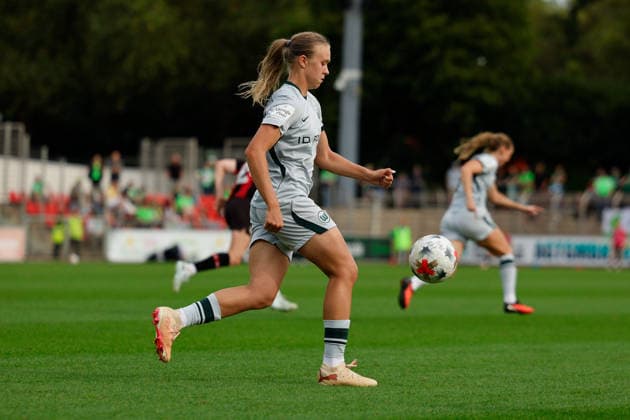 Fußball I Frauen I Bundesliga I Saison 2026-2027 I 2. Spieltag I Bayer 04 Leverkusen - VfL Wolfsburg I 30.08.2026 Weronika Arasniewicz (15, VfL Wolfsburg) Freisteller, Nahaufnahme, Porträt, Portrait, Einzelfoto, Einzelbild, Körper Leverkusen Ulrich-Haberland-Stadion Niedersachsen Deutschland *** Soccer I Women s I Bundesliga I 2026–2027 Season I Matchday 2 I Bayer 04 Leverkusen vs. VfL Wolfsburg I August 30, 2026 Weronika Arasniewicz 15, VfL Wolfsburg, Free kick, Close-up, Portrait, Single photo, Single image, Body, Leverkusen, Ulrich Haberland Stadium, Lower Saxony, Germany Copyright: xLobeca CedricxSiefkerx