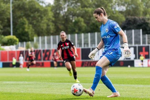 GOOGLE PIXEL Frauen-Bundesliga, Bayer 04 Leverkusen - VfL Wolfsburg; 30.08.2026 Stina Johannes (VfL Wolfsburg, 1) am Ball GOOGLE PIXEL Frauen-Bundesliga, Bayer 04 Leverkusen - VfL Wolfsburg, Leverkusen, Ulrich-Haberland-Stadion am 30.08.2026 DFB REGULATIONS PROHIBIT ANY USE OF PHOTOGRAPHS AS IMAGE SEQUENCES AND OR QUASI-VIDEO. *** GOOGLE PIXEL Women s Bundesliga, Bayer 04 Leverkusen vs. VfL Wolfsburg, August 30, 2026, Stina Johannes, VfL Wolfsburg, 1 on the ball, GOOGLE PIXEL Women s Bundesliga, Bayer 04 Leverkusen vs. VfL Wolfsburg, Leverkusen, Ulrich Haberland Stadium on August 30, 2026. DFB regulations prohibit any use of photographs as image sequences and or quasi-video. Copyright: xBEAUTIFULxSPORTS Wunderlx