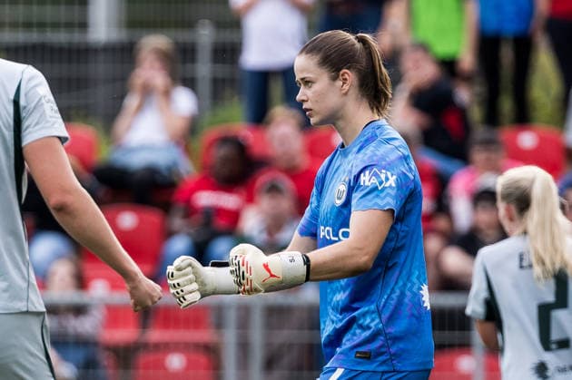 GOOGLE PIXEL Frauen-Bundesliga, Bayer 04 Leverkusen - VfL Wolfsburg; 30.08.2026 Stina Johannes (VfL Wolfsburg, 1) jubelt GOOGLE PIXEL Frauen-Bundesliga, Bayer 04 Leverkusen - VfL Wolfsburg, Leverkusen, Ulrich-Haberland-Stadion am 30.08.2026 DFB REGULATIONS PROHIBIT ANY USE OF PHOTOGRAPHS AS IMAGE SEQUENCES AND OR QUASI-VIDEO. *** GOOGLE PIXEL Women s Bundesliga, Bayer 04 Leverkusen vs. VfL Wolfsburg, August 30, 2026; Stina Johannes of VfL Wolfsburg, No. 1, celebrates; GOOGLE PIXEL Women s Bundesliga, Bayer 04 Leverkusen vs. VfL Wolfsburg, Leverkusen, Ulrich Haberland Stadium on August 30, 2026. DFB regulations prohibit any use of photographs as image sequences and or quasi-video. Copyright: xBEAUTIFULxSPORTS Wunderlx