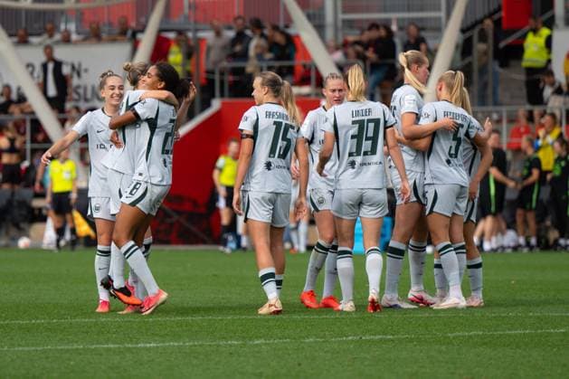 Mannschaft des VfL jubelt, Bayer 04 Leverkusen Frauen vs. VfL Wolfsburg Frauen, Fussball, Google Pixel Frauen-Bundesliga, 3. Spieltag, 2026 2027, 30.08.2026 DFB regulations prohibit any use of photographs as image sequences and or quasi-video Leverkusen Nordrhein-Westfalen Deutschland *** VfL team celebrates, Bayer 04 Leverkusen Women vs. VfL Wolfsburg Women, Soccer, Google Pixel Women s Bundesliga, Matchday 3, 2026–2027, August 30, 2026. DFB regulations prohibit any use of photographs as image sequences and or quasi-video. Leverkusen, North Rhine-Westphalia, Germany Copyright: xkolbert-press MarkusxVerwimpx