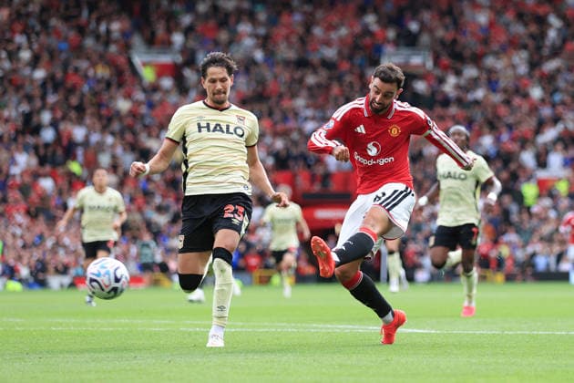 Football - Premier League - Manchester United, ManU v Ipswich Town 30th August 2026 - Premier League - Manchester United v Ipswich Town - Bruno Fernandes of Manchester United scores their 1st goal - Photo: Simon Stacpoole Offside. Manchester UK Copyright: xSimonxStacpoolexOffside