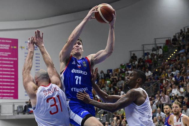 L-R Milovan Savic (Norway), Martin Svoboda (Czechia) and Chris-Ebou Ndow (Norway) in action during the Men s European Basketball Championship Qualifier: Czechia vs Norway, in Prague, Czech Republic, on August 30, 2026. (CTKxPhoto VitxSimanek) CTKPhotoP2026083004522  CTKPhotoP2026083004522