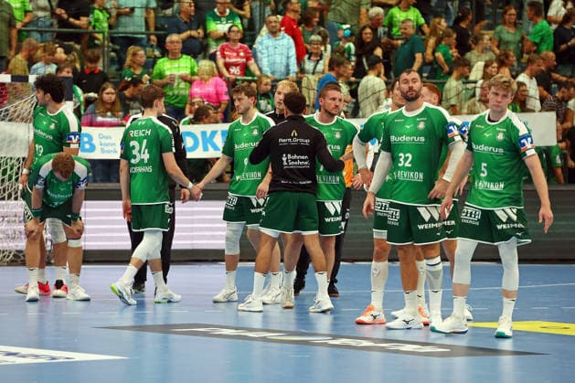 30.08.2026, xovx, Handball Opel Handball-Bundesliga, HSG Wetzlar - SG BBM Bietigheim Lange Gesichter bei den Spielern der HSG Wetzlar nach der 33:35 Niederlage gegen den SC BBM Bietigheim Wetzlar Buderus Arena Hessen Deutschland (DE)
