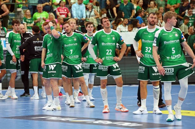 30.08.2026, xovx, Handball Opel Handball-Bundesliga, HSG Wetzlar - SG BBM Bietigheim Lange Gesichter bei den Spielern der HSG Wetzlar nach der 33:35 Niederlage gegen den SC BBM Bietigheim Wetzlar Buderus Arena Hessen Deutschland (DE)