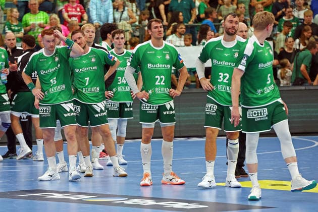 30.08.2026, xovx, Handball Opel Handball-Bundesliga, HSG Wetzlar - SG BBM Bietigheim Lange Gesichter bei den Spielern der HSG Wetzlar nach der 33:35 Niederlage gegen den SC BBM Bietigheim Wetzlar Buderus Arena Hessen Deutschland (DE)