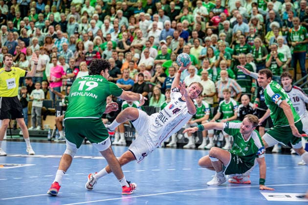 OPEL Handball Bundesliga; HSG Wetzlar - SG BBM Bietigheim, 30.08.26 Mathias Larson (SG BBM Bietigheim, 44), Doruk Pehlivan (HSG Wetzlar, 19), Petter Oeverby (HSG Wetzlar, 11), Jona Schoch (HSG Wetzlar, 22) OPEL Handball Bundesliga; HSG Wetzlar - SG BBM Bietigheim: Wetzlar, 30.08.26 Copyright: xBEAUTIFULxSPORTS Roeczeyx