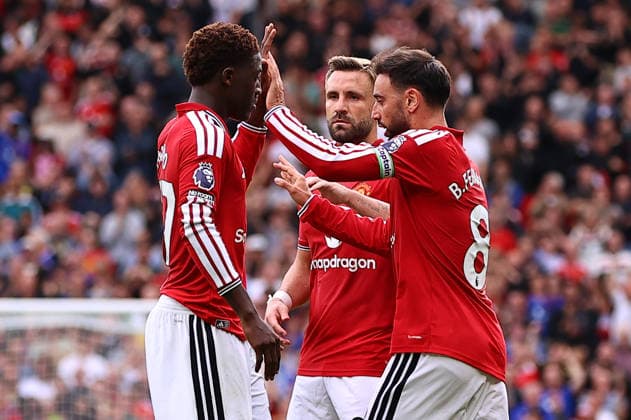 Manchester United, ManU v Ipswich Town, Premier League Bruno Fernandes celebrates his equalising goal with Kobbie Mainoo of Manchester United 1-1 during the Manchester United v Ipswich Town Premier League match at Old Trafford, Manchester, England on 30 August 2026 Credit: Ryan Crockett Every Second Media Editorial use only. All images are copyright Every Second Media Limited. No images may be reproduced without prior permission. All rights reserved. Premier League and Football League images are subject to licensing agreements with Football DataCo Limited. see https: www.football-dataco.com Copyright: xIMAGO EveryxSecondxMediax ESM-2125-0053 RyanxCrockettx xEveryxSecondxMediax