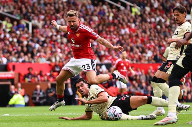 Manchester United, ManU v Ipswich Town, Premier League Luke Shaw of Manchester United hurdles a slide challenge by Jacob Greaves of Ipswich Town during the Manchester United v Ipswich Town Premier League match at Old Trafford, Manchester, England on 30 August 2026 Credit: Ryan Crockett Every Second Media Editorial use only. All images are copyright Every Second Media Limited. No images may be reproduced without prior permission. All rights reserved. Premier League and Football League images are subject to licensing agreements with Football DataCo Limited. see https: www.football-dataco.com Copyright: xIMAGO EveryxSecondxMediax ESM-2125-0056 RyanxCrockettx xEveryxSecondxMediax