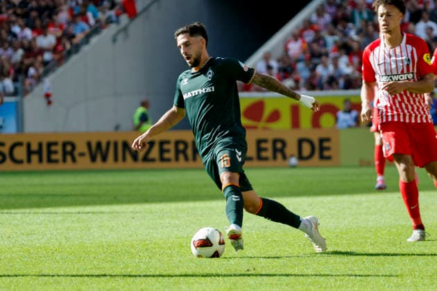 Ludovit Reis (SV Werder Bremen, 15) am Ball , Deutschland, Fussball, 1. Bundesliga, 1.Spieltag, 2026 2027, SC Freiburg vs. SV Werder Bremen, 30.08.2026, Freiburg im Breisgau Europa-Park Stadion Deutschland *** Ludovit Reis, SV Werder Bremen, 15 on the ball, Germany, soccer, Bundesliga 1, Matchday 1, 2026–2027, SC Freiburg vs. SV Werder Bremen, August 30, 2026, Freiburg im Breisgau, Europa-Park Stadium, Germany Copyright: xGrantxHubbsx