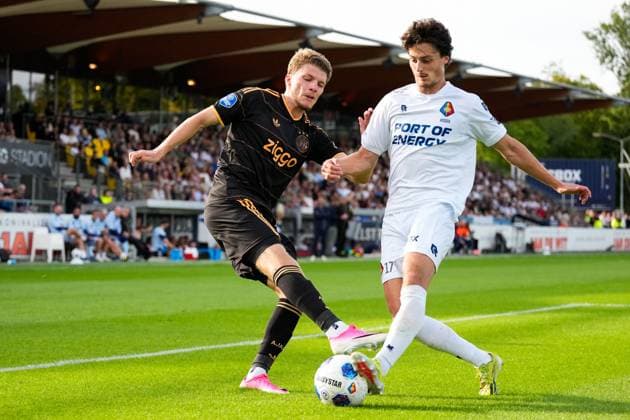 VELSEN-ZUID , 30-08-2026 , BUKO Stadion , season 2026 2027 , Dutch Eredivisie football , match between Telstar and Ajax , Picture shows AFC Ajax player Anton Gaaei and Telstar player Nils Rossen Telstar - Ajax  x206253211x Copyright: