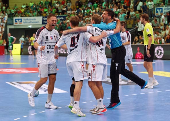 30.08.2026, xovx, Handball Opel Handball-Bundesliga, HSG Wetzlar - SG BBM Bietigheim Die Spieler des SC BBM Bietigheim bejubeln den 35:33 Sieg in Wetzlar Wetzlar Buderus Arena Hessen Deutschland (DE)