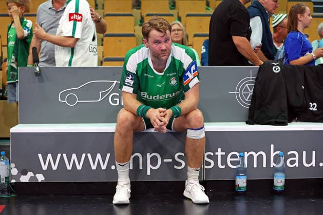 30.08.2026, xovx, Handball Opel Handball-Bundesliga, HSG Wetzlar - SG BBM Bietigheim Petter Överby (HSG Wetzlar) enttäuscht, enttäuscht schauend nach der 33:35 Niederlage gegen Bietigheim Wetzlar Buderus Arena Hessen Deutschland (DE)