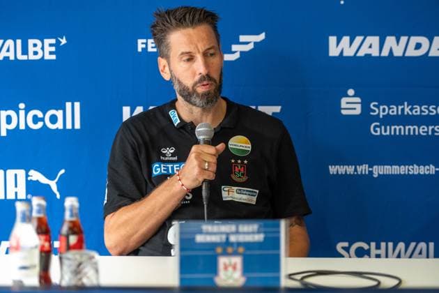 Bennet Wiegert, Cheftrainer, (SC Magdeburg), VfL Gummersbach vs. SC Magdeburg, Opel Handball Bundesliga, Herren , 1. Spieltag, 30.08.2026 Gummersbach NRW Deutschland