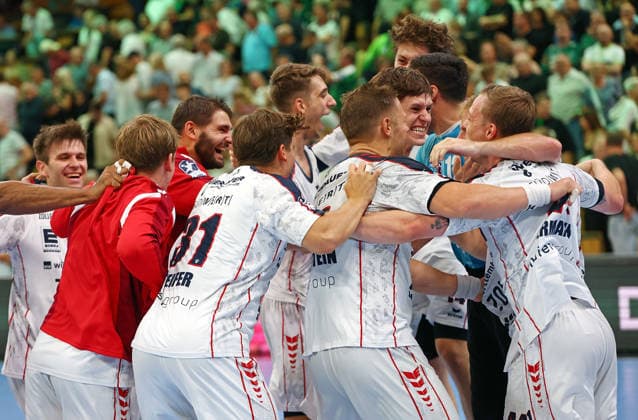 30.08.2026, xovx, Handball Opel Handball-Bundesliga, HSG Wetzlar - SG BBM Bietigheim Die Spieler des SC BBM Bietigheim bejubeln den 35:33 Sieg in Wetzlar Wetzlar Buderus Arena Hessen Deutschland (DE)