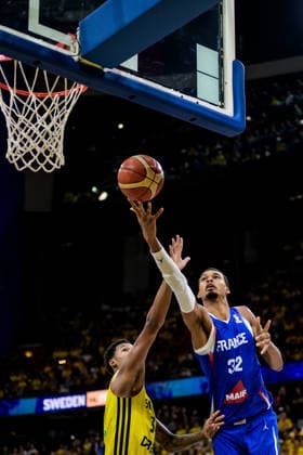 260830 Bobi Klintman of Sweden och Victor Wembanyama of France during the FIBA World Cup Qualifier basketball game between Sweden and France on August 30, 2026 in Stockholm. Photo: Joel Marklund BILDBYRAN kod JM JM0848 bbeng basket basketball vm-kval fiba world cup qualifiers sverige sweden frankrike france Copyright: JOELxMARKLUND BB260830JM038