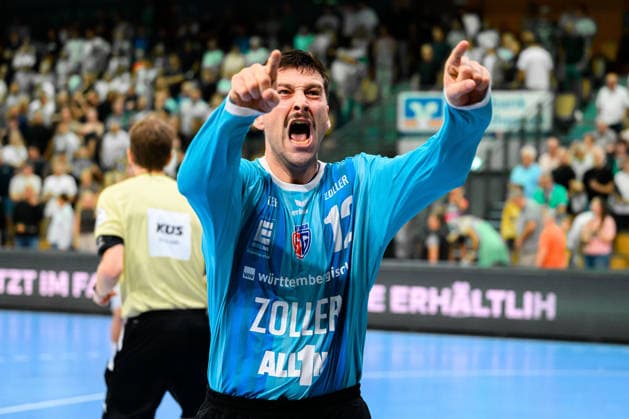 Wetzlar: HBL - 26 27 - HSG Wetzlar - SG BBM Bietigheim Torhueter Martin Tomovski (Bietigheim) Schlussjubel Schlußjubel Emotion Freude Wetzlar Buderus Arena Deutschland