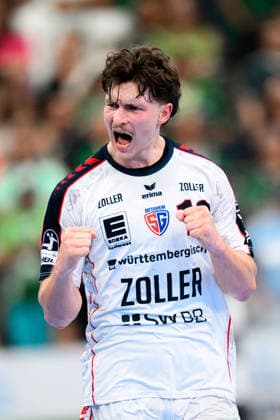 Wetzlar: HBL - 26 27 - HSG Wetzlar - SG BBM Bietigheim Jonas Josef (Bietigheim) Wetzlar Buderus Arena Deutschland