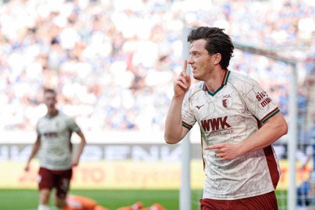 Michael Gregoritsch (11, FC Augsburg) Tor zum 1 : 0 beim Spiel zwischen FC Augsburg v FC Schalke 04, Fussball, Herren, Bundesliga, 2026 2027, 1.Spieltag am 30.08.2026 in Augsburg, WWK ARENA. DFL and DFB regulations prohibit any use of photographs as image sequences and or quasi-video. Bayern Deutschland *** Michael Gregoritsch, No. 11, FC Augsburg, scores the 1-0 goal in the match between FC Augsburg and FC Schalke 04, soccer, men’s, Bundesliga, 2026–2027, Matchday 1 on August 30, 2026, in Augsburg, WWK ARENA. DFL and DFB regulations prohibit any use of photographs as image sequences and or quasi-video. Bavaria, Germany