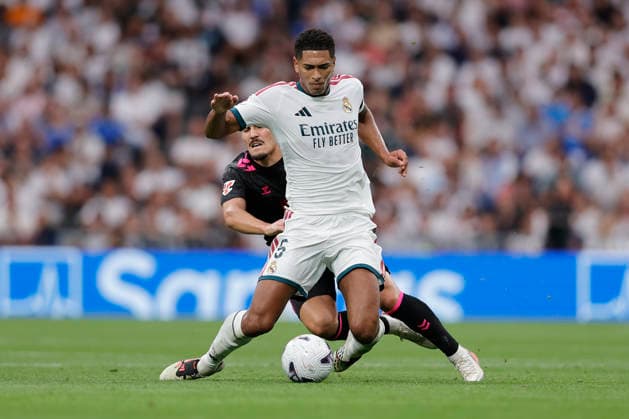 RECORD DATE NOT STATED Jude Bellingham (Real Madrid CF) controls the ball under pressure during the LaLiga EA Sports match between Real Madrid CF and Malaga CF at Estadio Santiago BernabÃ u on August 30, 2026 in Madrid, Spain. (Photo by Manu Reino DeFodi Images) -