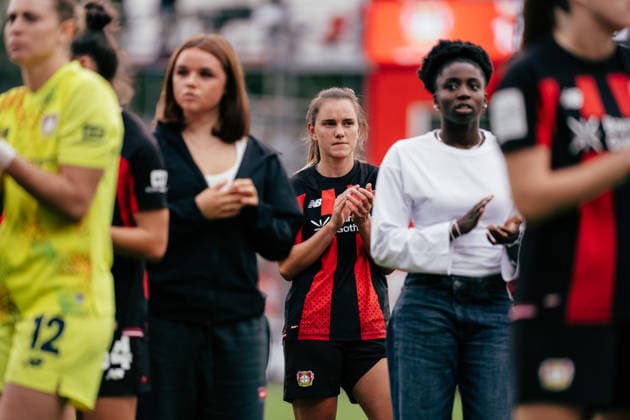 30.08.26, Women, Football, Google Pixel Frauen Bundesliga, Season 2026 2027, Bayer 04 Leverkusen - VfL Wolfsburg, Matchday 2 Paulina Tomasiak ( 28 - Bayer 04 Leverkusen) clapping for the fans Leverkusen Ulrich-Haberland-Stadion NRW Deutschland
