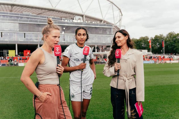 30.08.26, Women, Football, Google Pixel Frauen Bundesliga, Season 2026 2027, Bayer 04 Leverkusen - VfL Wolfsburg, Matchday 2 Cora Zicai ( 28 - VfL Wolfsburg) in an interview with Tabea Kemme and Rachel Rinast Leverkusen Ulrich-Haberland-Stadion NRW Deutschland