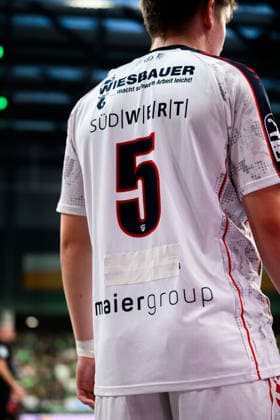 Wetzlar: HBL - 26 27 - HSG Wetzlar - SG BBM Bietigheim Quirin Osswald (Bietigheim) Wetzlar Buderus Arena Deutschland