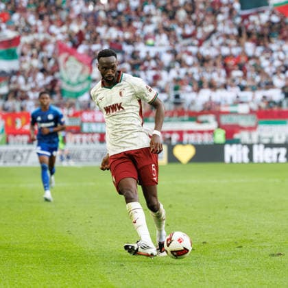 Chrislain Matsima (5, FC Augsburg) beim Spiel zwischen FC Augsburg v FC Schalke 04, Fussball, Herren, Bundesliga, 2026 2027, 1.Spieltag am 30.08.2026 in Augsburg, WWK ARENA. DFL and DFB regulations prohibit any use of photographs as image sequences and or quasi-video. Bayern Deutschland *** Chrislain Matsima 5, FC Augsburg, during the match between FC Augsburg and FC Schalke 04, soccer, men s, Bundesliga, 2026–2027, Matchday 1 on August 30, 2026, in Augsburg, WWK ARENA. DFL and DFB regulations prohibit any use of photographs as image sequences and or quasi-video. Bavaria, Germany