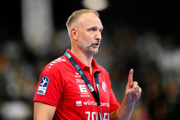 Wetzlar: HBL - 26 27 - HSG Wetzlar - SG BBM Bietigheim Trainer Hartmut Mayerhoffer (Bietigheim) Gestik Geste gestikuliert Wetzlar Buderus Arena Deutschland