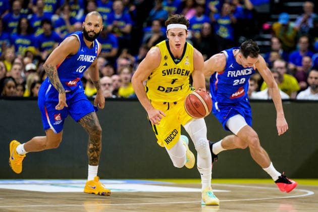 260830 Pelle Larsson of Sweden during the FIBA World Cup Qualifier basketball game between Sweden and France on August 30, 2026 in Stockholm. Photo: Joel Marklund BILDBYRAN kod JM JM0848 bbeng basket basketball vm-kval fiba world cup qualifiers sverige sweden frankrike france Copyright: JOELxMARKLUND BB260830JM060