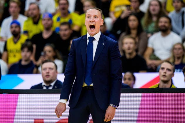 260830 Head coach Mikko Riipinen of Sweden during the FIBA World Cup Qualifier basketball game between Sweden and France on August 30, 2026 in Stockholm. Photo: Joel Marklund BILDBYRAN kod JM JM0848 bbeng basket basketball vm-kval fiba world cup qualifiers sverige sweden frankrike france Copyright: JOELxMARKLUND BB260830JM062