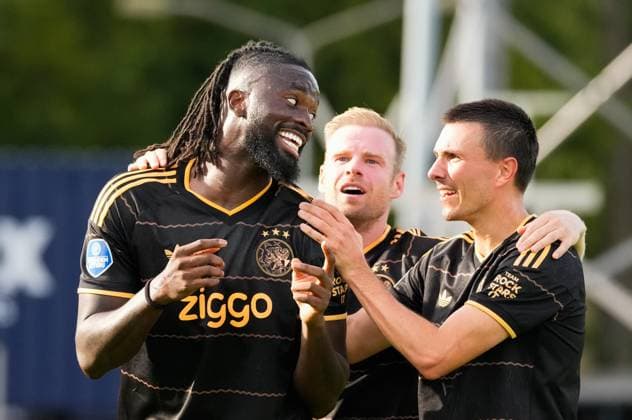 VELSEN-ZUID , 30-08-2026 , BUKO Stadion , season 2026 2027 , Dutch Eredivisie football , match between Telstar and Ajax , Picture shows AFC Ajax player Tolu Arokodare , AFC Ajax player Davy Klaassen and AFC Ajax player Steven Berghuis celebrating the 3-0 Telstar - Ajax  x206255463x Copyright: