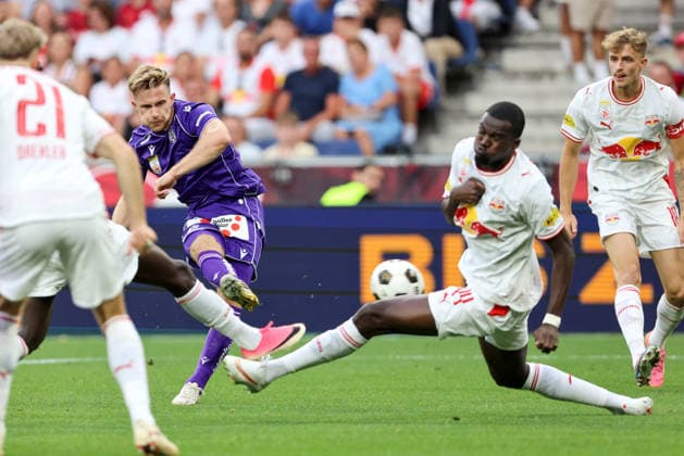 SOCCER - BL, RBS vs A.Wien SALZBURG,AUSTRIA,30.AUG.26 - SOCCER - ADMIRAL Bundesliga, Red Bull Salzburg vs FK Austria Wien. Image shows Johannes Eggestein (A.Wien) and Kevin Boma (RBS).  GEPAxpictures xMathiasxMandl